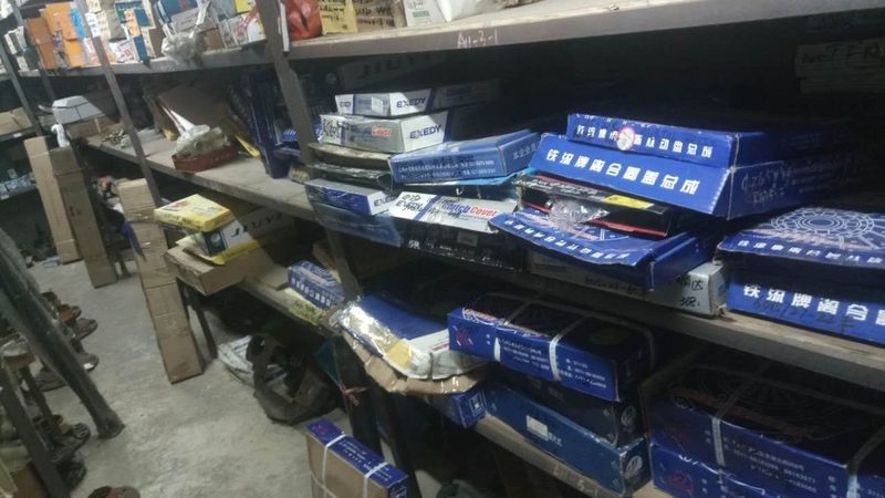 减震器定制尺寸主要包括以下参数：